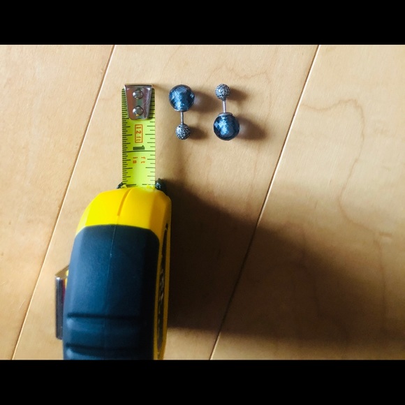 Earrings - Picture 2 of 6